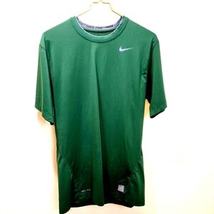 Nike men's Short Sleeves Athletic t-shirt size L